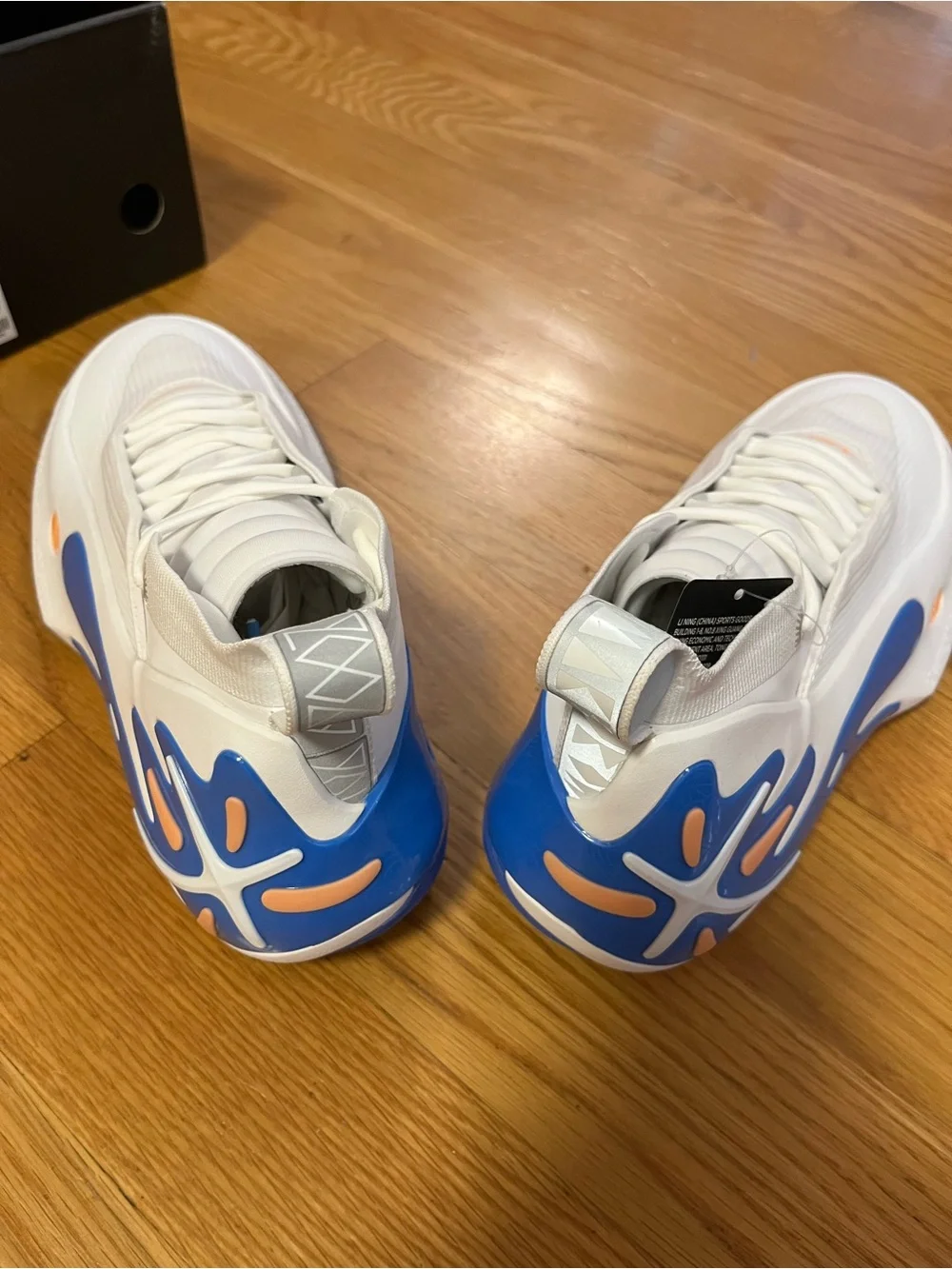 Li-Ning wow 11